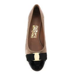 salvatore ferragamo escarpins Escarpins Vara Détails : Bijoux -Déta...