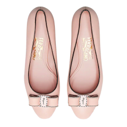 salvatore ferragamo escarpins Escarpins Vara Détails : Accessoires ...