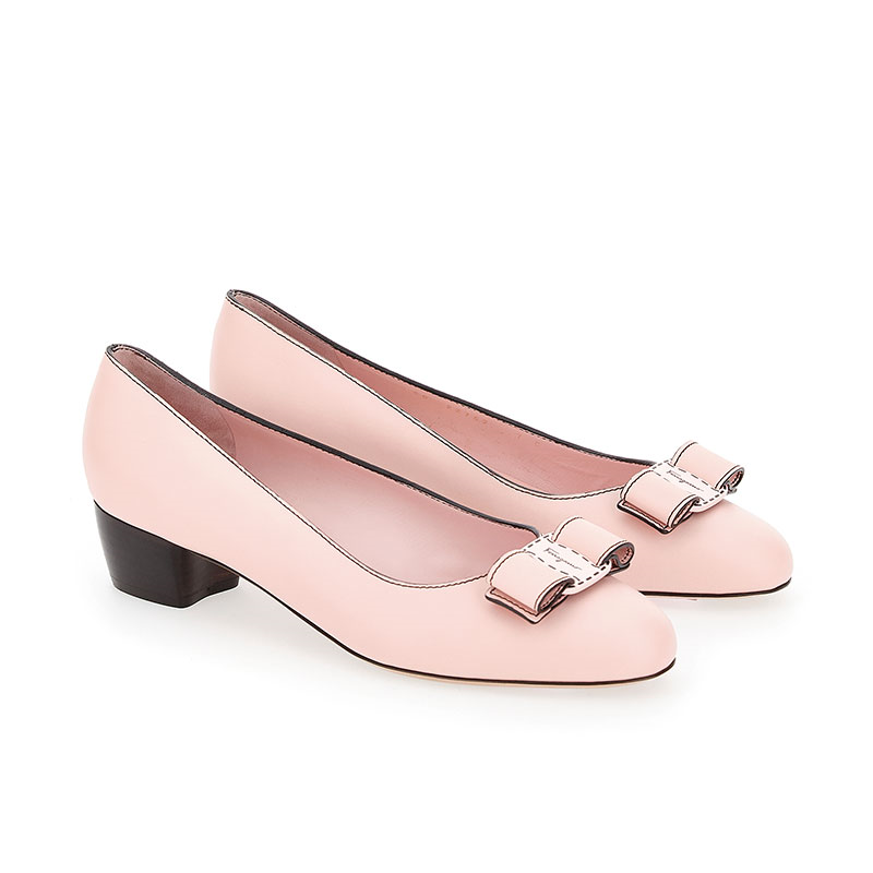 salvatore ferragamo escarpins Escarpins Vara Détails : Accessoires ... salvatore ferragamo escarpins Escarpins Vara Détails : Accessoires ...