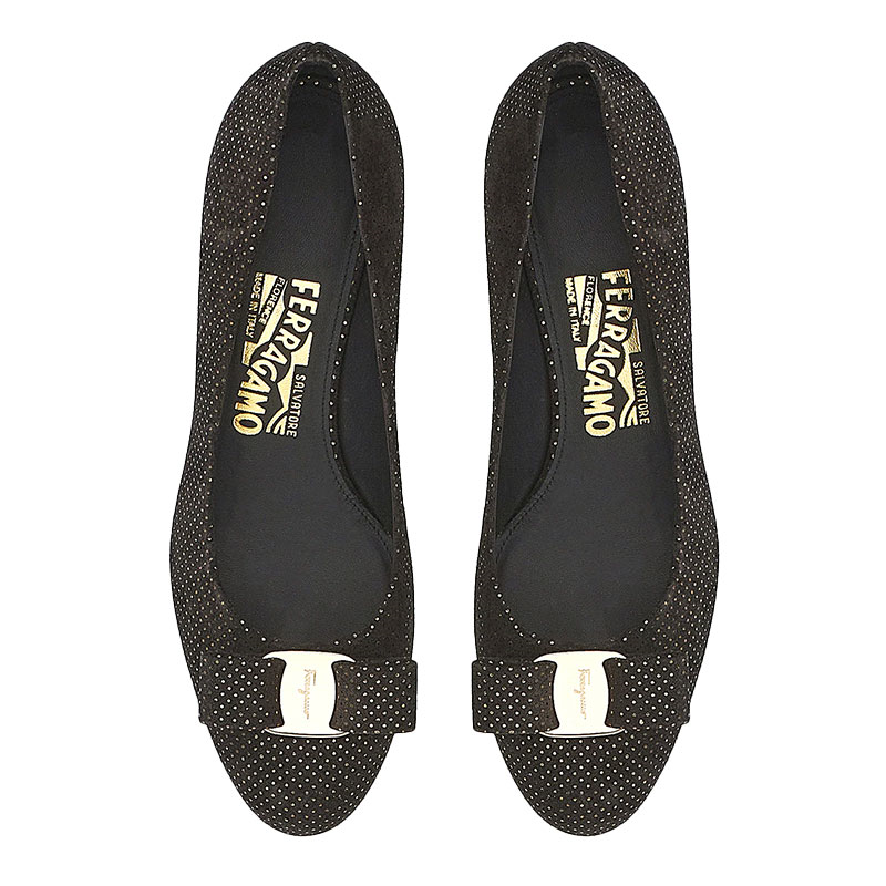 salvatore ferragamo escarpins Escarpins Vara Détails : Motifs -Déta... salvatore ferragamo escarpins Escarpins Vara Détails : Motifs -Déta...