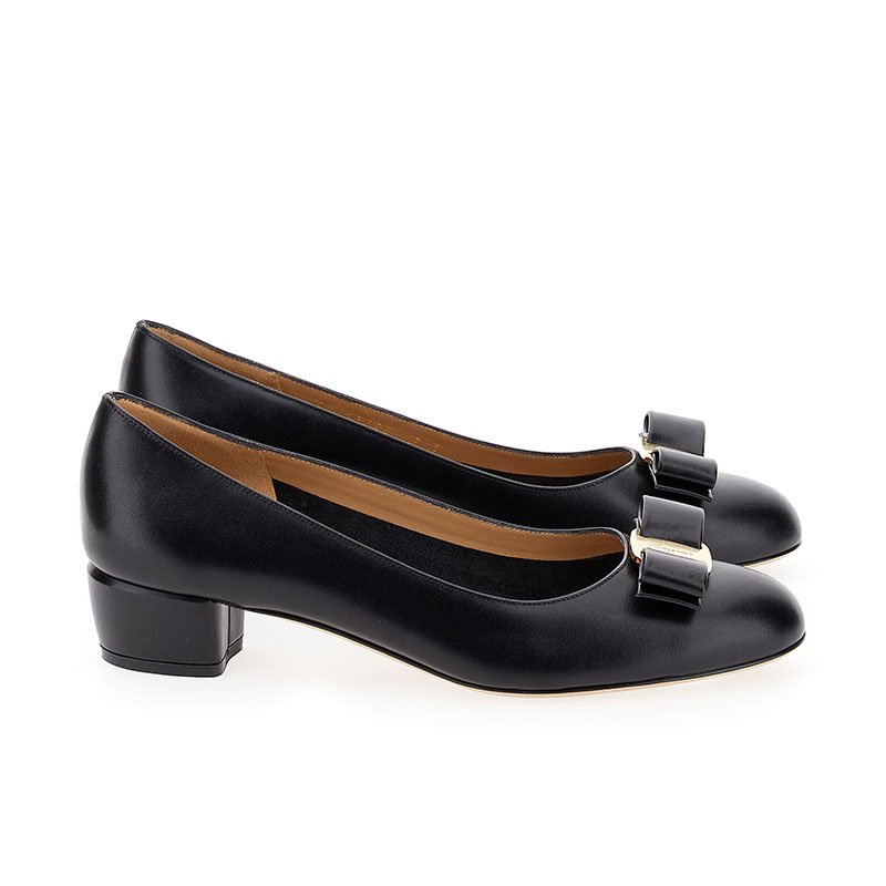 salvatore ferragamo escarpins Escarpins Vara Détails : Accessoires ...