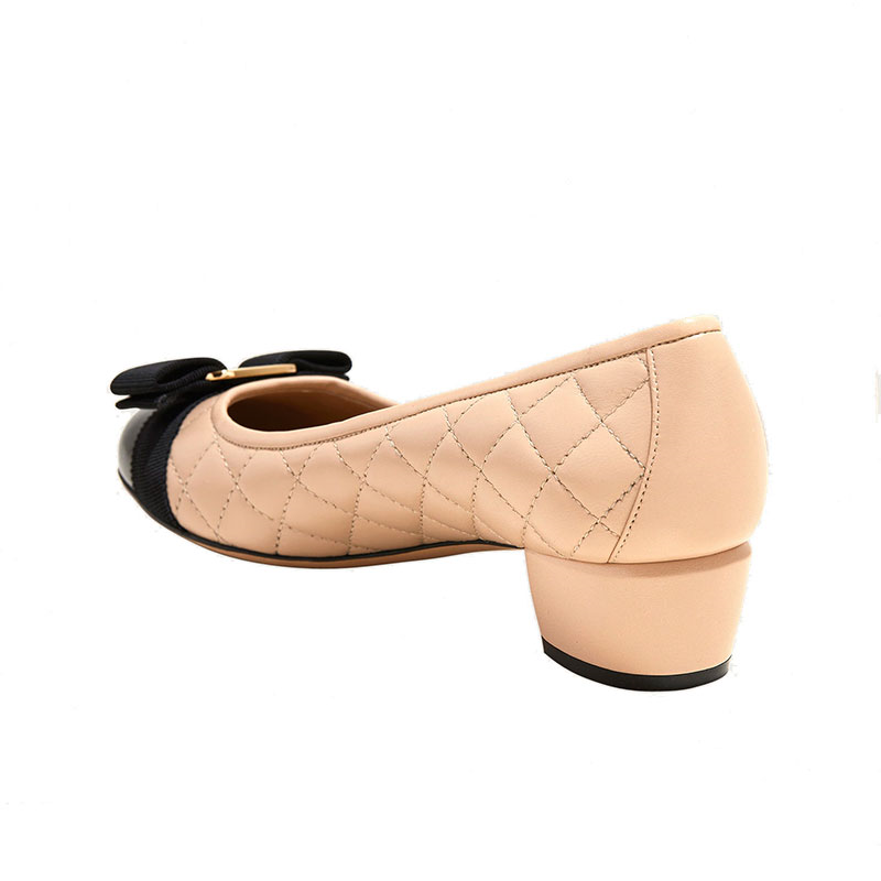 salvatore ferragamo escarpins Escarpins Vara Détails : Motifs -Déta... salvatore ferragamo escarpins Escarpins Vara Détails : Motifs -Déta...