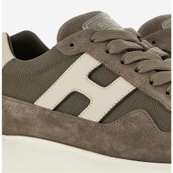 Sneakers Interactive 3