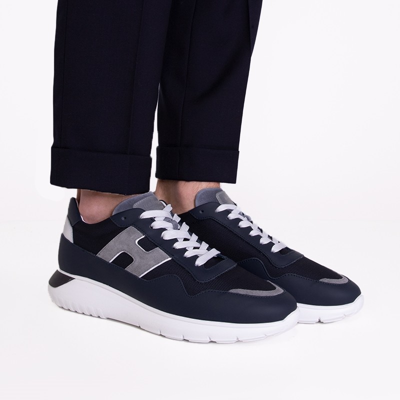 Sneakers Interactive 3