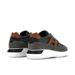 Sneakers Interactive 3
