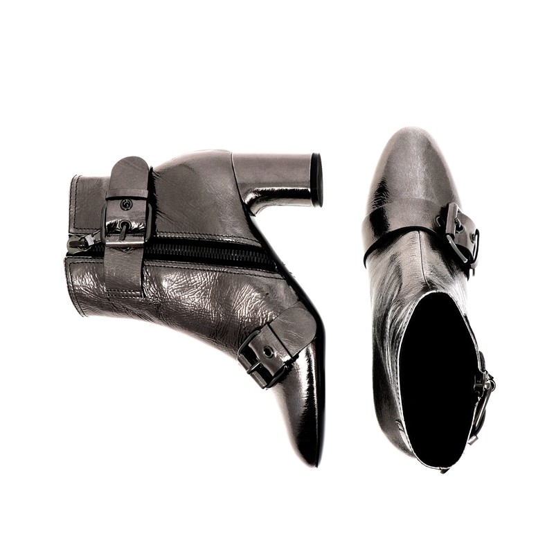 casadei bottines Bottines Boucles Détails : Zip -Semelles: Cuir -Ta... casadei bottines Bottines Boucles Détails : Zip -Semelles: Cuir -Ta...