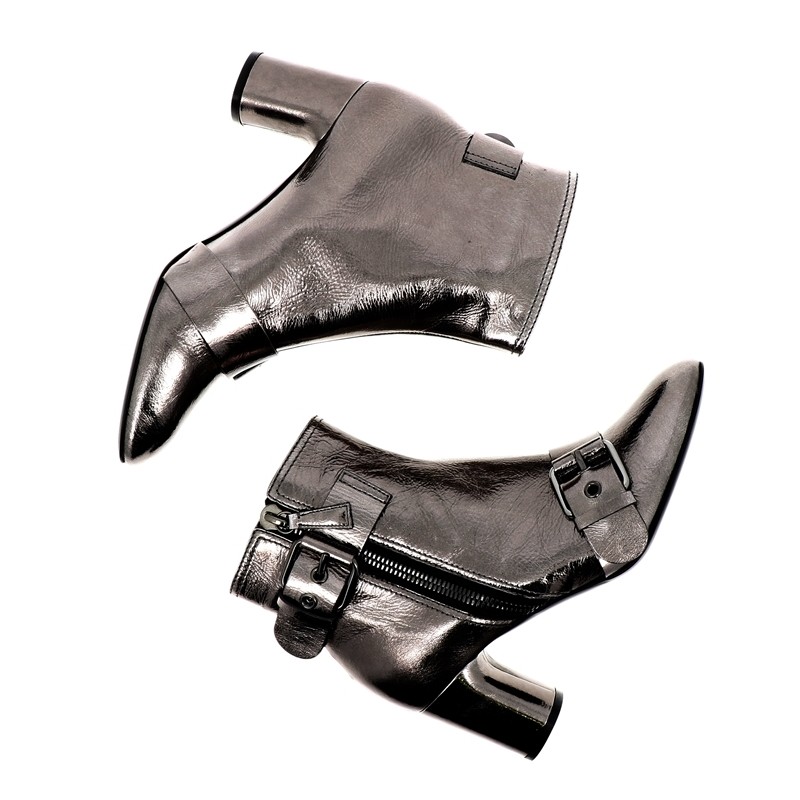 casadei bottines Bottines Boucles Détails : Zip -Semelles: Cuir -Ta... casadei bottines Bottines Boucles Détails : Zip -Semelles: Cuir -Ta...