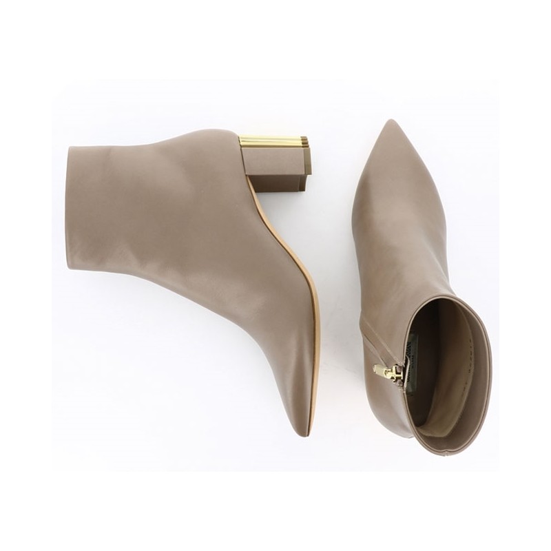 giorgio armani boots & bottines Boots Détails : Accessoires -Semell... giorgio armani boots & bottines Boots Détails : Accessoires -Semell...