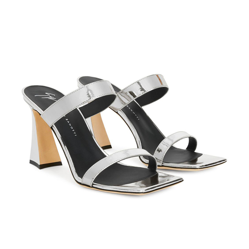 giuseppe zanotti sandales Mules Flaminia Détails : Mules -Semelles:... giuseppe zanotti sandales Mules Flaminia Détails : Mules -Semelles:...