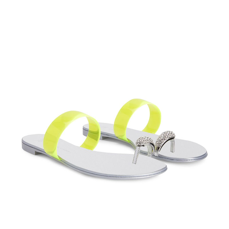 giuseppe zanotti sandales Mules Bague 3 Détails : Bijoux -Détails :... giuseppe zanotti sandales Mules Bague 3 Détails : Bijoux -Détails :...