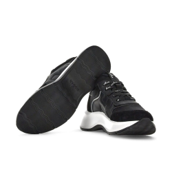 Sneakers H585