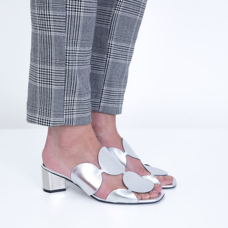 pierre hardy sandales Mules bulles Détails : Mules -Talons: 3 à 5 c... pierre hardy sandales Mules bulles Détails : Mules -Talons: 3 à 5 c...