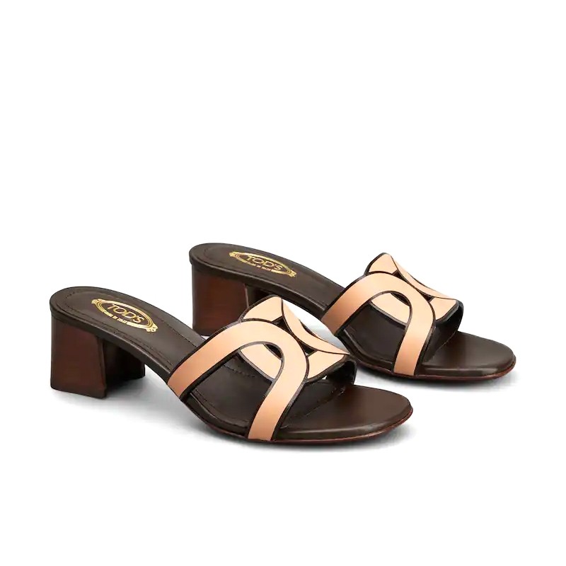 tod's sandales Mules Catena Détails : Mules -Semelles: Cuir -Talons...