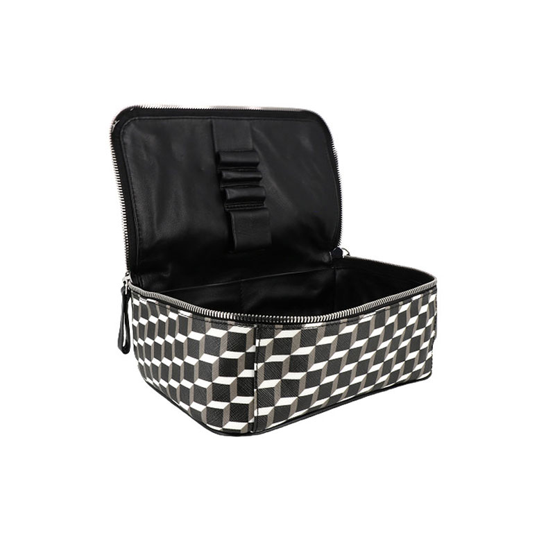 pierre hardy trousses de toilette Trousse de toilette H Détails : M... pierre hardy trousses de toilette Trousse de toilette H Détails : M...