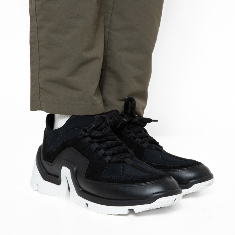 Sneakers new vibe