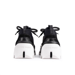 Sneakers new vibe