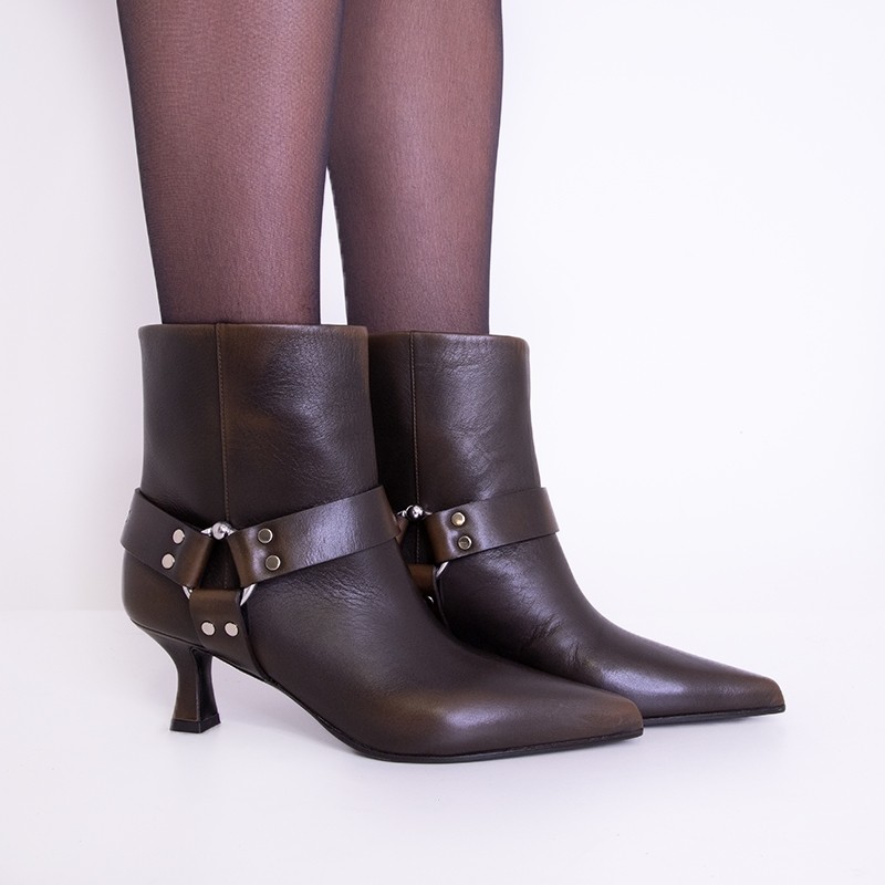 3 juin boots & bottines Boots Avril T55 Détails : Bijoux -Semelles:...