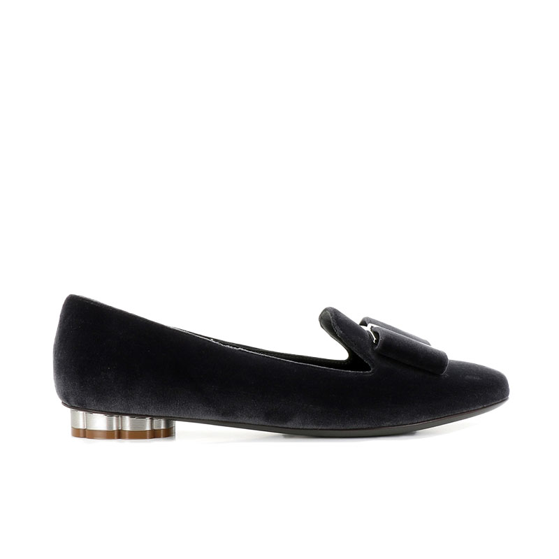 salvatore ferragamo mocassins et slippers Slippers Noeud Détails : ...