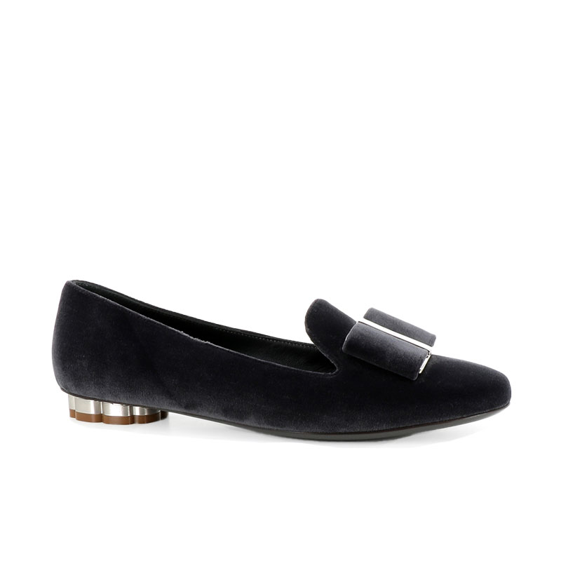 salvatore ferragamo mocassins et slippers Slippers Noeud Détails : ...