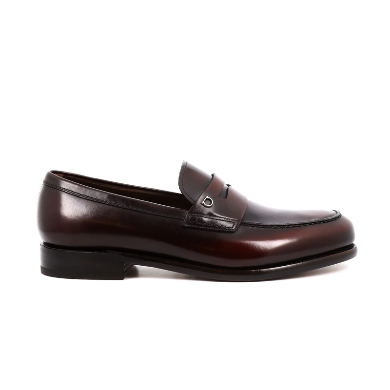 salvatore ferragamo mocassins et slippers Mocassins Gancini Détails... salvatore ferragamo mocassins et slippers Mocassins Gancini Détails...