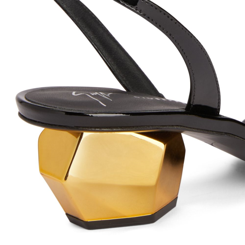 giuseppe zanotti sandales Sandales T45 Détails : Bijoux -Semelles: ... giuseppe zanotti sandales Sandales T45 Détails : Bijoux -Semelles: ...