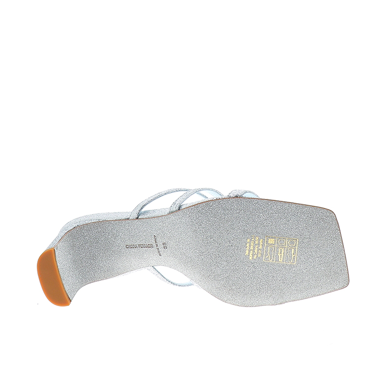 chiara ferragni sandales Sandales Détails : Mules -Semelles: Caoutc... chiara ferragni sandales Sandales Détails : Mules -Semelles: Caoutc...