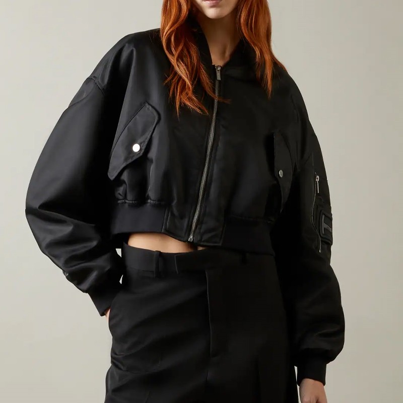 hogan veste et blouson Bomber Matières: Tissu -Couleurs: Noi hogan veste et blouson Bomber Matières: Tissu -Couleurs: Noi
