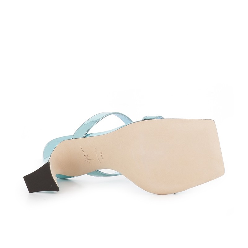 giuseppe zanotti sandales Mules Flaminia Détails : Mules -Semelles:... giuseppe zanotti sandales Mules Flaminia Détails : Mules -Semelles:...