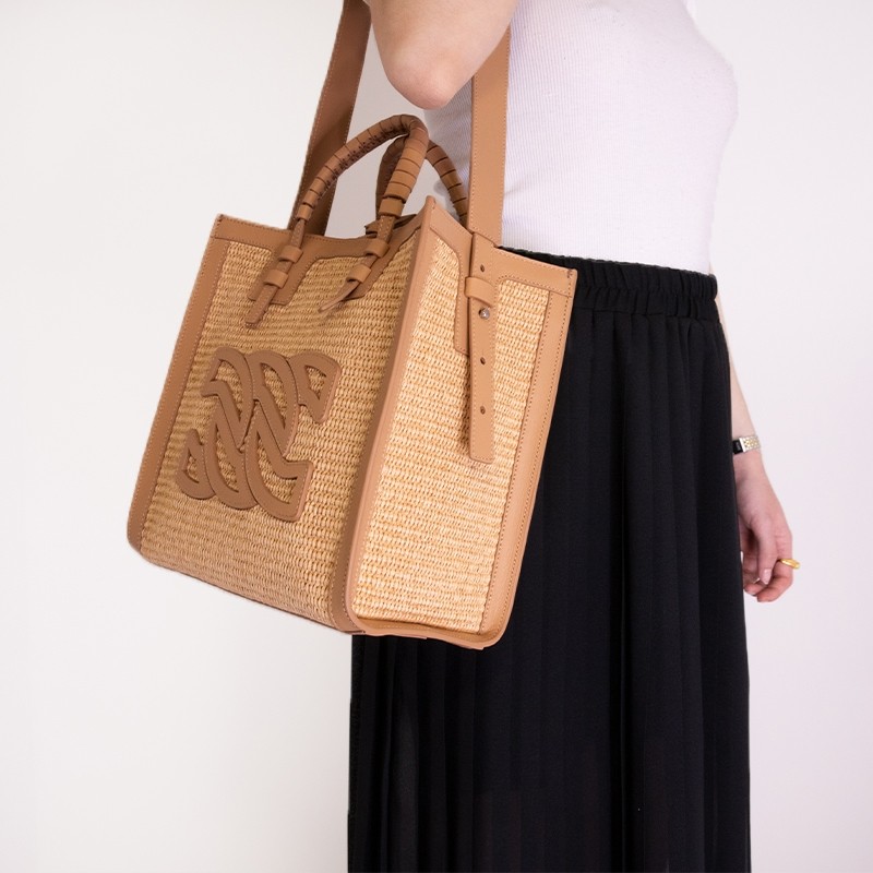 casadei sacs à main Sac Beauriva Détails : Tressées -Matières: Cuir... casadei sacs à main Sac Beauriva Détails : Tressées -Matières: Cuir...
