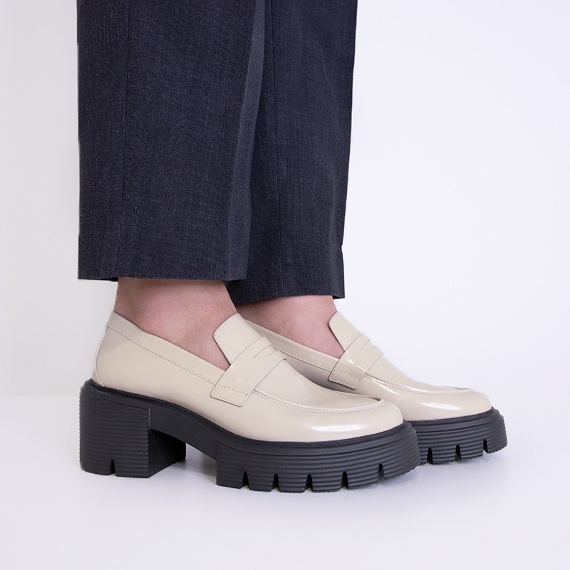 stuart weitzman mocassins et slip-on Mocassins Soho Détails : Overs...