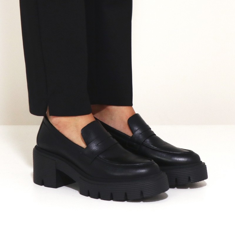 stuart weitzman mocassins et slip-on Mocassins Soho 2 Détails : Ove...