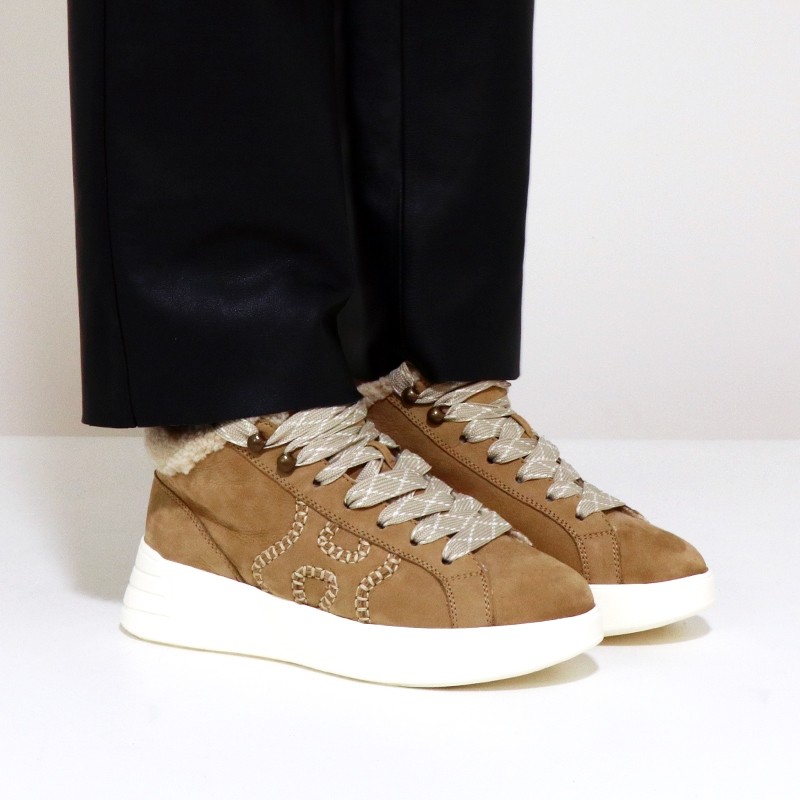 hogan sneakers Sneakers H562 Détails : Montantes -Détails : Oversiz... hogan sneakers Sneakers H562 Détails : Montantes -Détails : Oversiz...