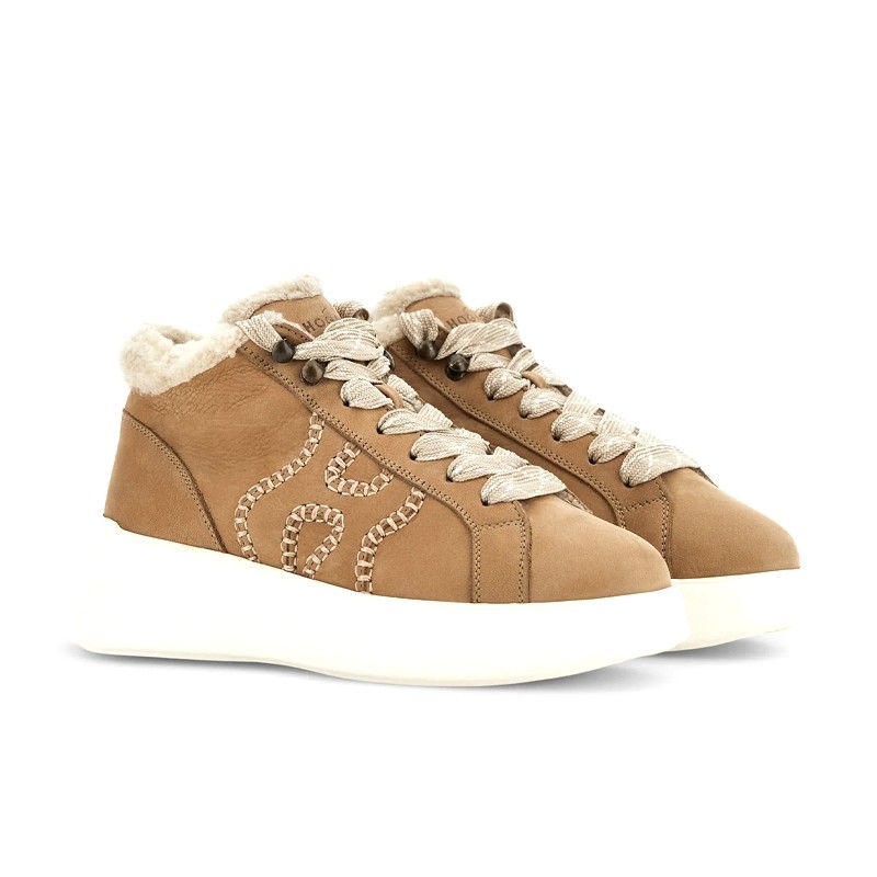 hogan sneakers Sneakers H562 Détails : Montantes -Détails : Oversiz... hogan sneakers Sneakers H562 Détails : Montantes -Détails : Oversiz...