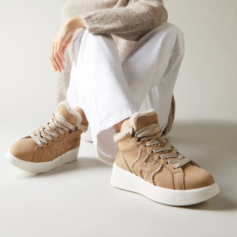 hogan sneakers Sneakers H562 Détails : Montantes -Détails : Oversiz... hogan sneakers Sneakers H562 Détails : Montantes -Détails : Oversiz...