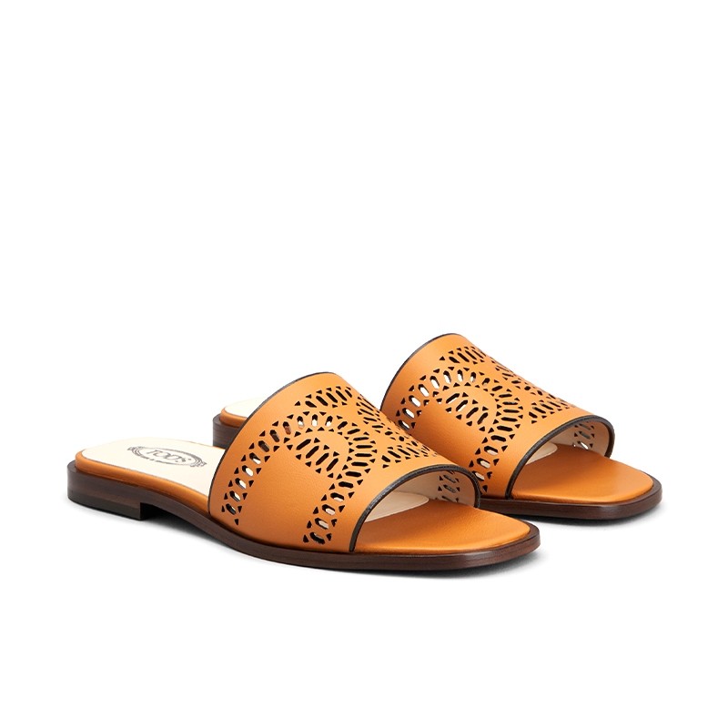 tod's sandales mules catena biz Détails : Mules -Semelles: Cuir -Ta... tod's sandales mules catena biz Détails : Mules -Semelles: Cuir -Ta...