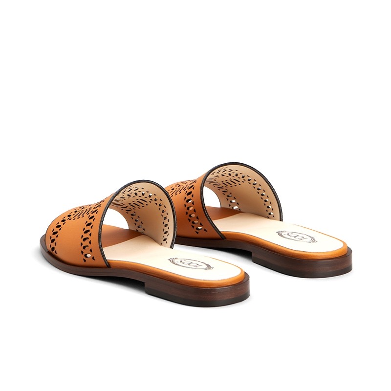 tod's sandales mules catena biz Détails : Mules -Semelles: Cuir -Ta... tod's sandales mules catena biz Détails : Mules -Semelles: Cuir -Ta...