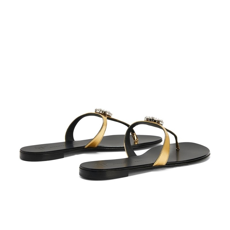 giuseppe zanotti sandales Mules Brionne Détails : Bijoux -Détails :... giuseppe zanotti sandales Mules Brionne Détails : Bijoux -Détails :...