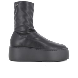 Boots Comp