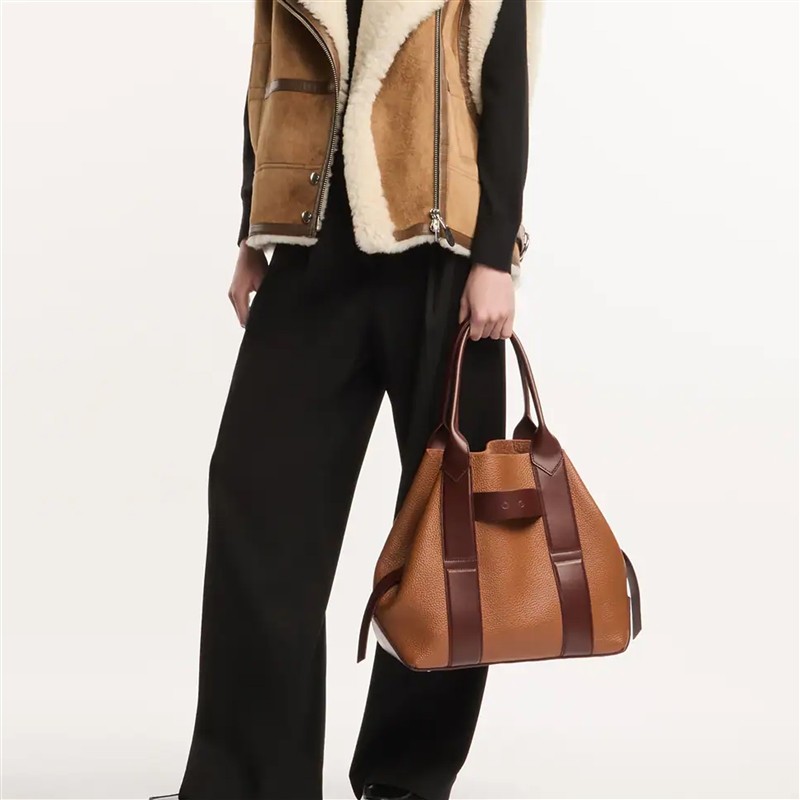hogan sacs à main Sac New Family Détails : Bandoulière -Matières: C...