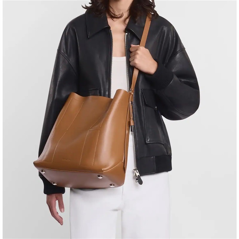 hogan sacs à main Sac Hobo Media Détails : Bandoulière -Matières: C... hogan sacs à main Sac Hobo Media Détails : Bandoulière -Matières: C...