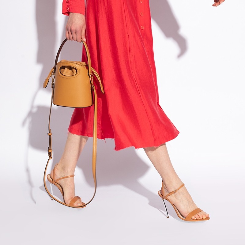 casadei sandales Sandales V Celebrity Semelles: Cuir -Talons: Sup à... casadei sandales Sandales V Celebrity Semelles: Cuir -Talons: Sup à...
