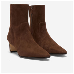 Boots Stassi