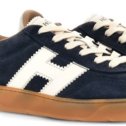 Sneakers H647