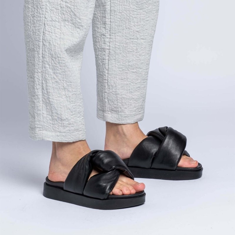 inuikii sandales Mules Détails : Mules -Semelles: Gomme -Matières: ...