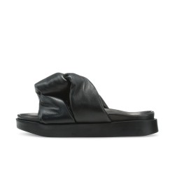 inuikii sandales Mules Détails : Mules -Semelles: Gomme -Matières: ...