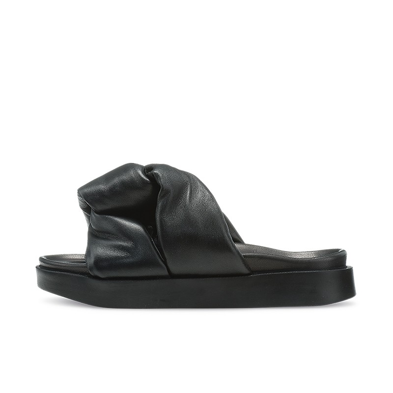 inuikii sandales Mules Détails : Mules -Semelles: Gomme -Matières: ...