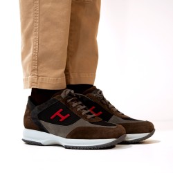 Sneakers Interactive