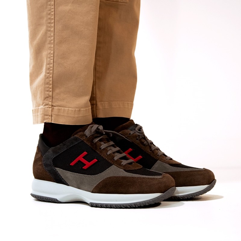 Sneakers Interactive