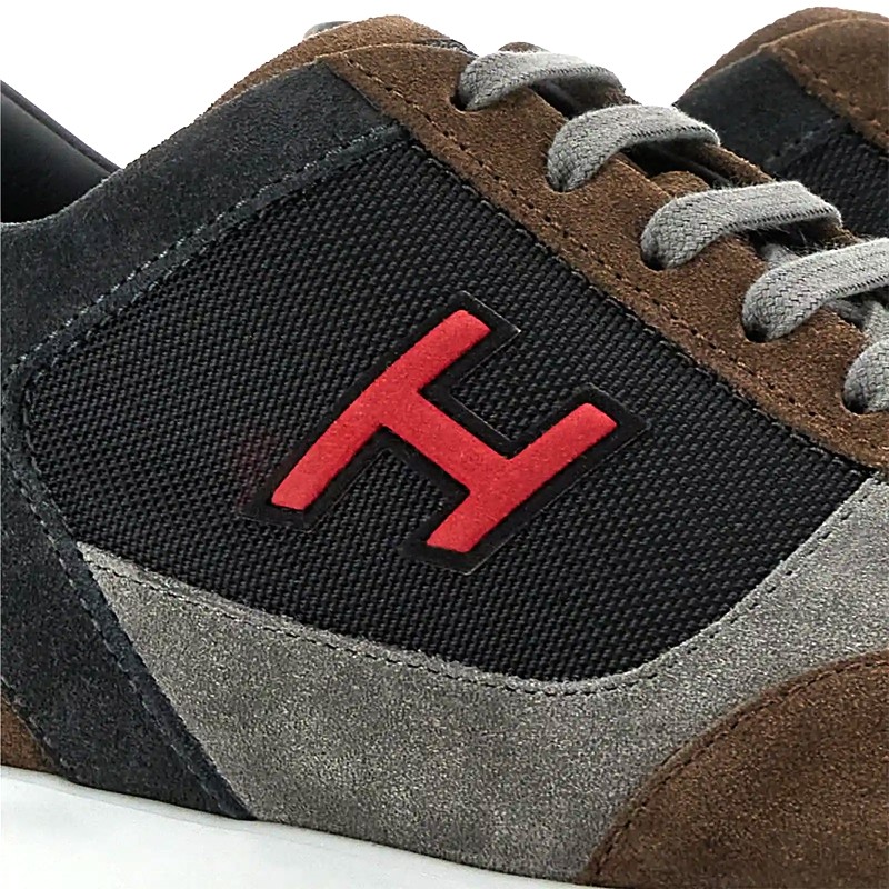 Sneakers Interactive