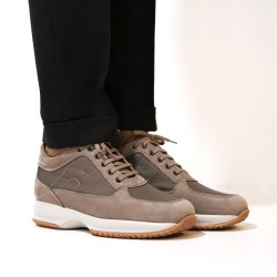 Sneakers Interactive